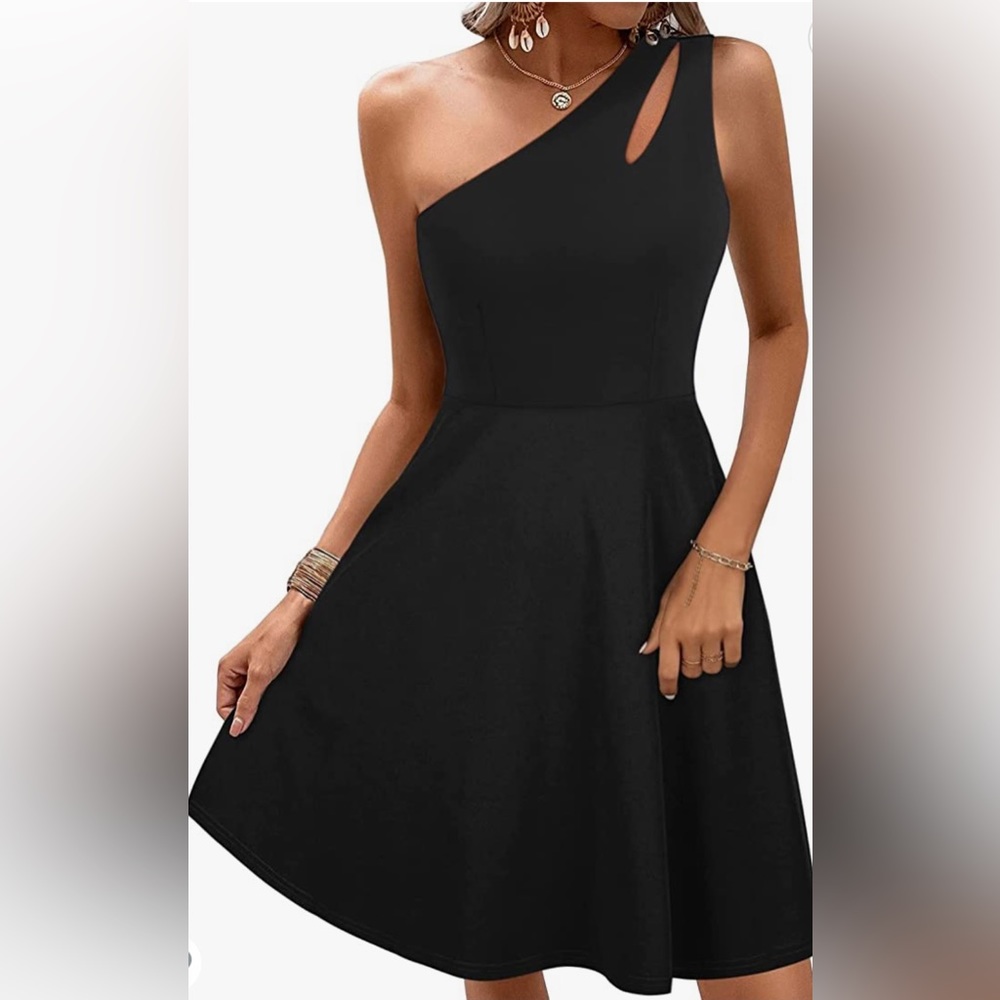 One shoulder A line dress with pockets.